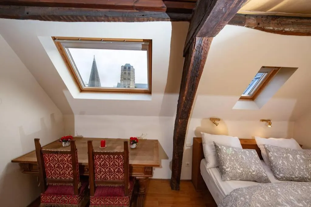 Hofmarkgraaf - Unique Apartment In Historic Antwerp Mansion Belçika
